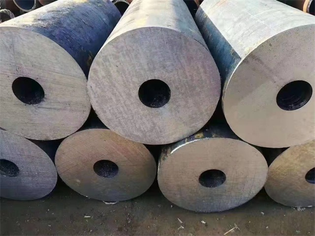 阿坝厚壁热轧无缝钢管